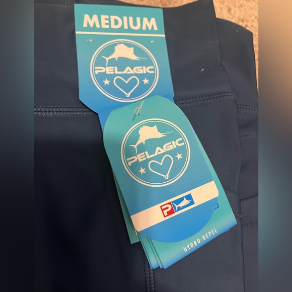 Women’s Pelagic Fiji Leggings - Solid - Picture 3 of 4